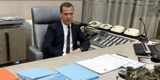 Дмитрий Медведев проводит совещание по ситуации с курсом рубля