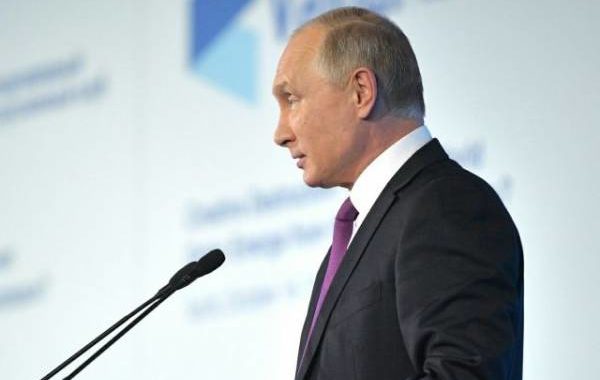 Путин заявил, что одобряет осторожность в действиях Центробанка