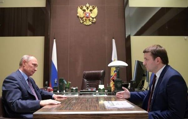Путин обсудил с Орешкиным экономическую ситуацию в стране