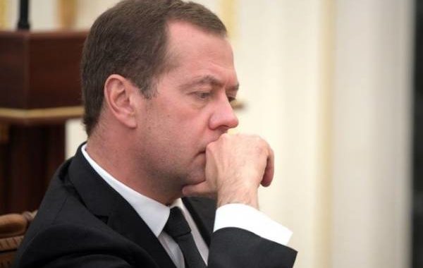 Медведев: в мире не должна доминировать одна валюта